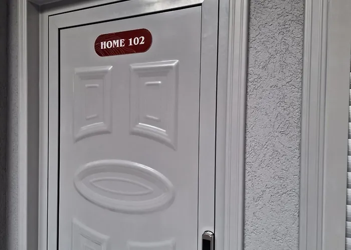 Deja Blue Cozy Aparthotel